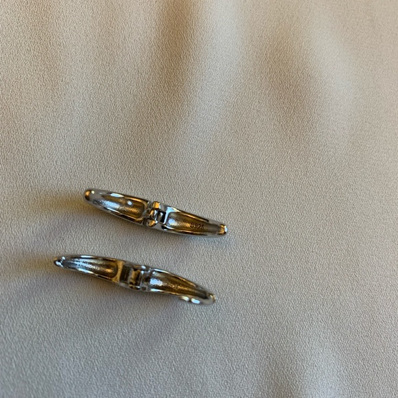 [🍍2 for $22] Simple Mini Silver Hoops - Picture 4 of 7